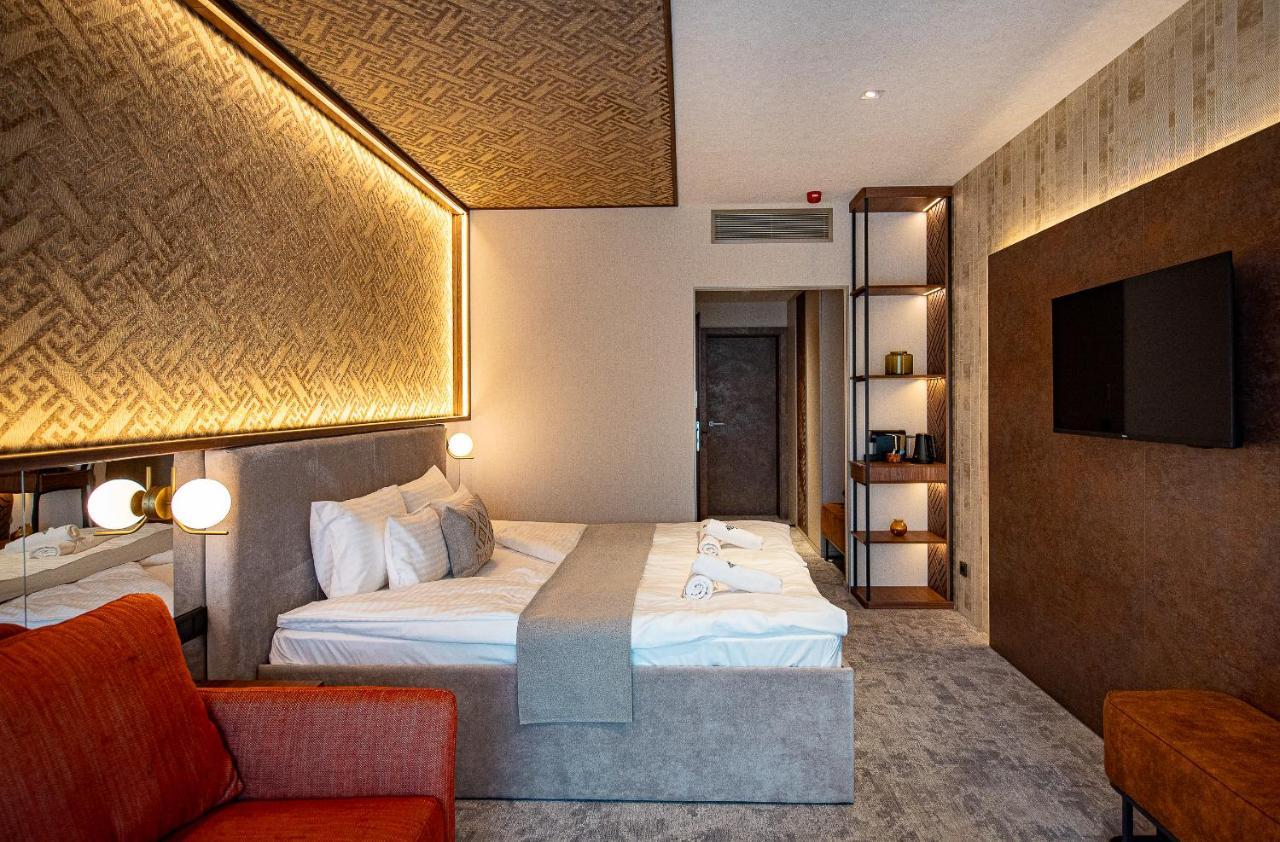 Bordur Wellness Hotel Superior Es Szonyegmuzeum Békésszentandrás Εξωτερικό φωτογραφία