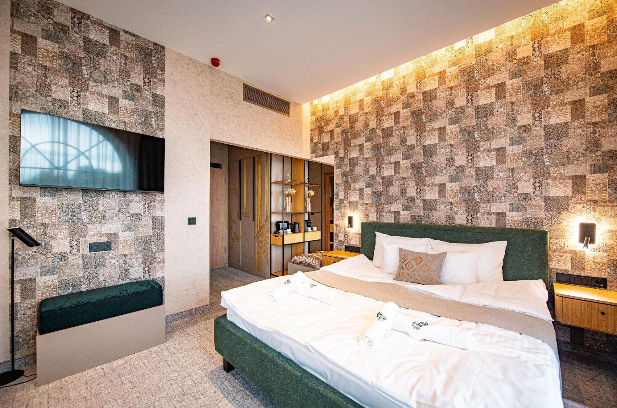 Bordur Wellness Hotel Superior Es Szonyegmuzeum Békésszentandrás Εξωτερικό φωτογραφία