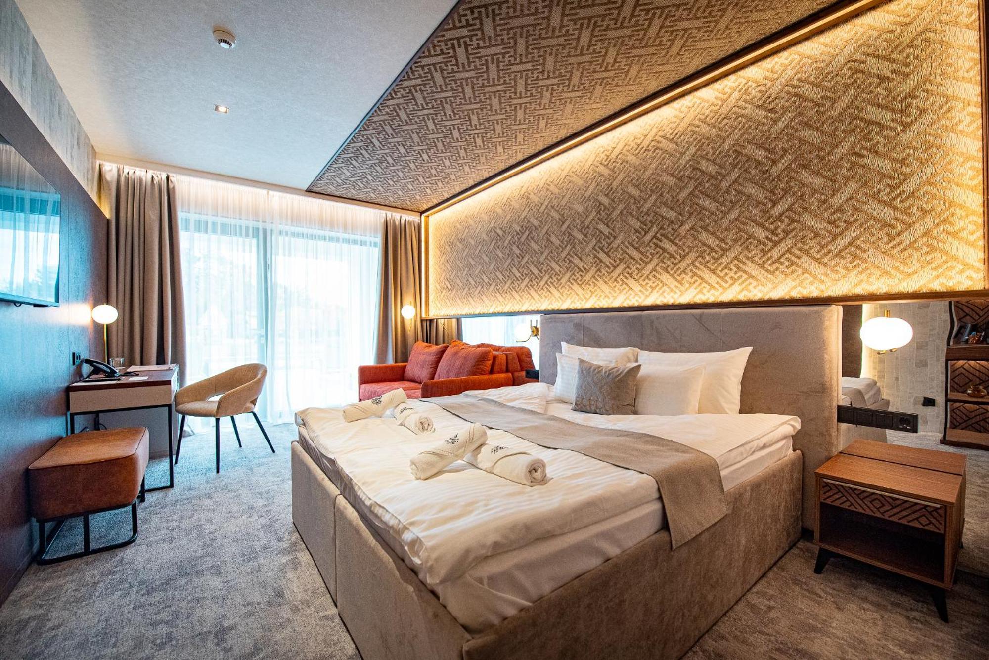 Bordur Wellness Hotel Superior Es Szonyegmuzeum Békésszentandrás Εξωτερικό φωτογραφία