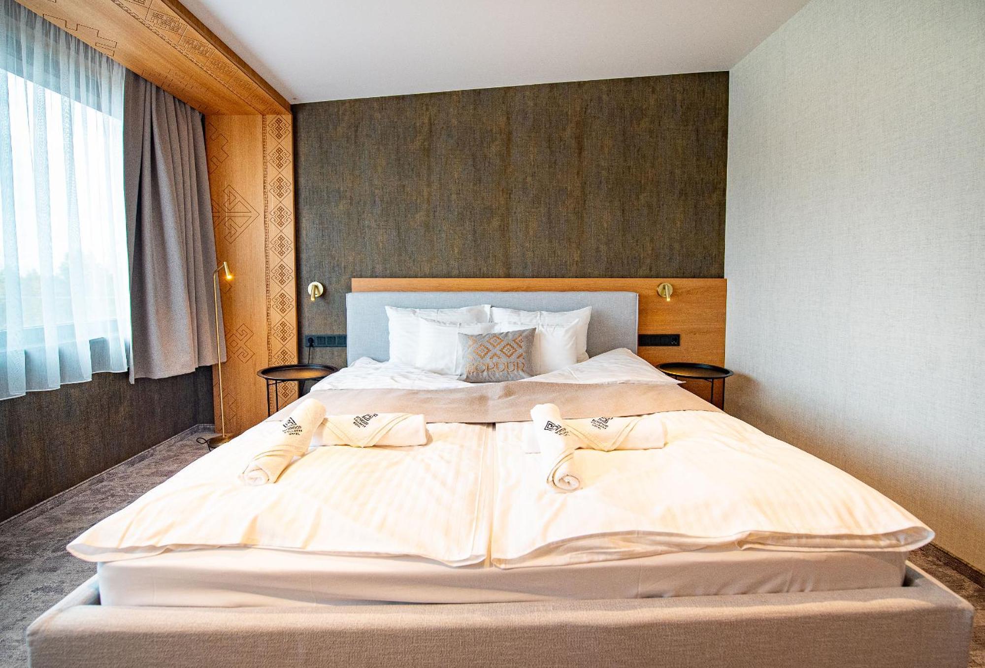 Bordur Wellness Hotel Superior Es Szonyegmuzeum Békésszentandrás Εξωτερικό φωτογραφία