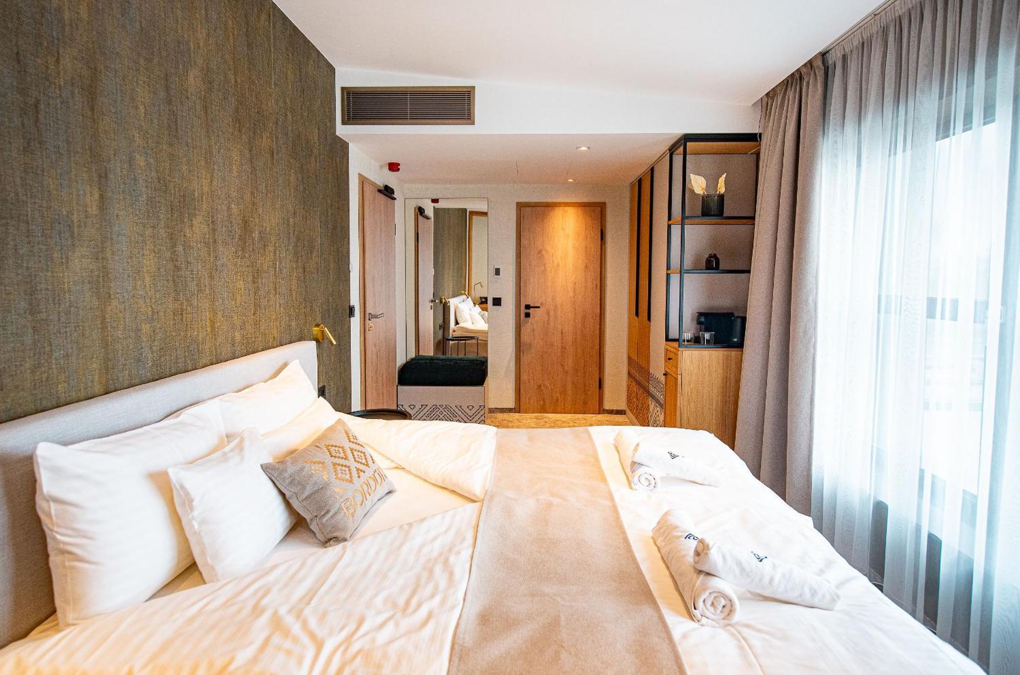 Bordur Wellness Hotel Superior Es Szonyegmuzeum Békésszentandrás Εξωτερικό φωτογραφία