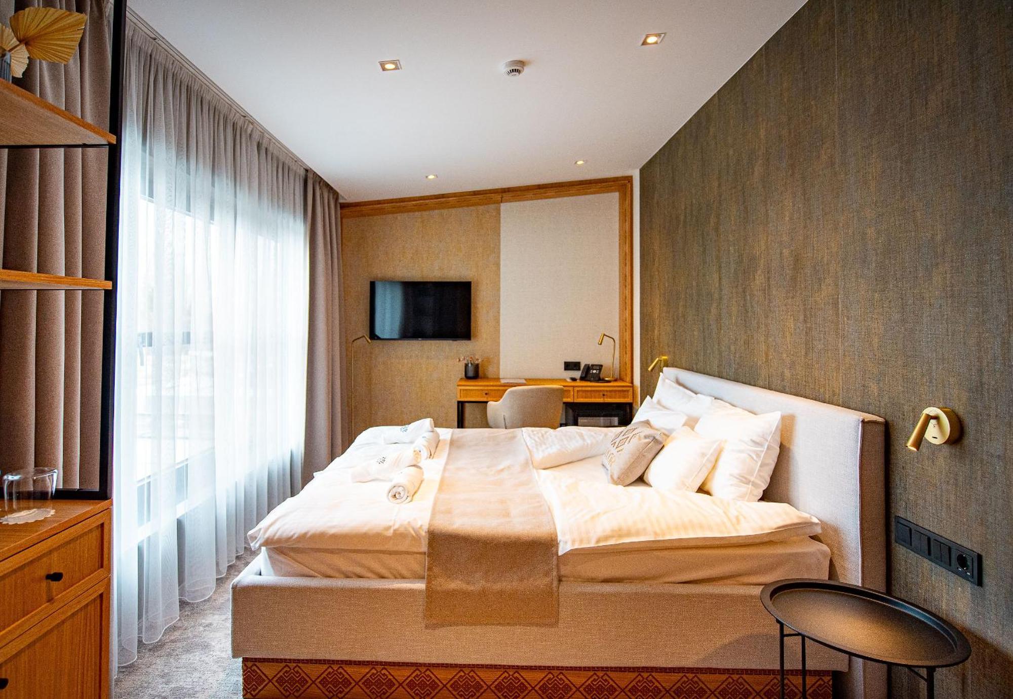 Bordur Wellness Hotel Superior Es Szonyegmuzeum Békésszentandrás Εξωτερικό φωτογραφία