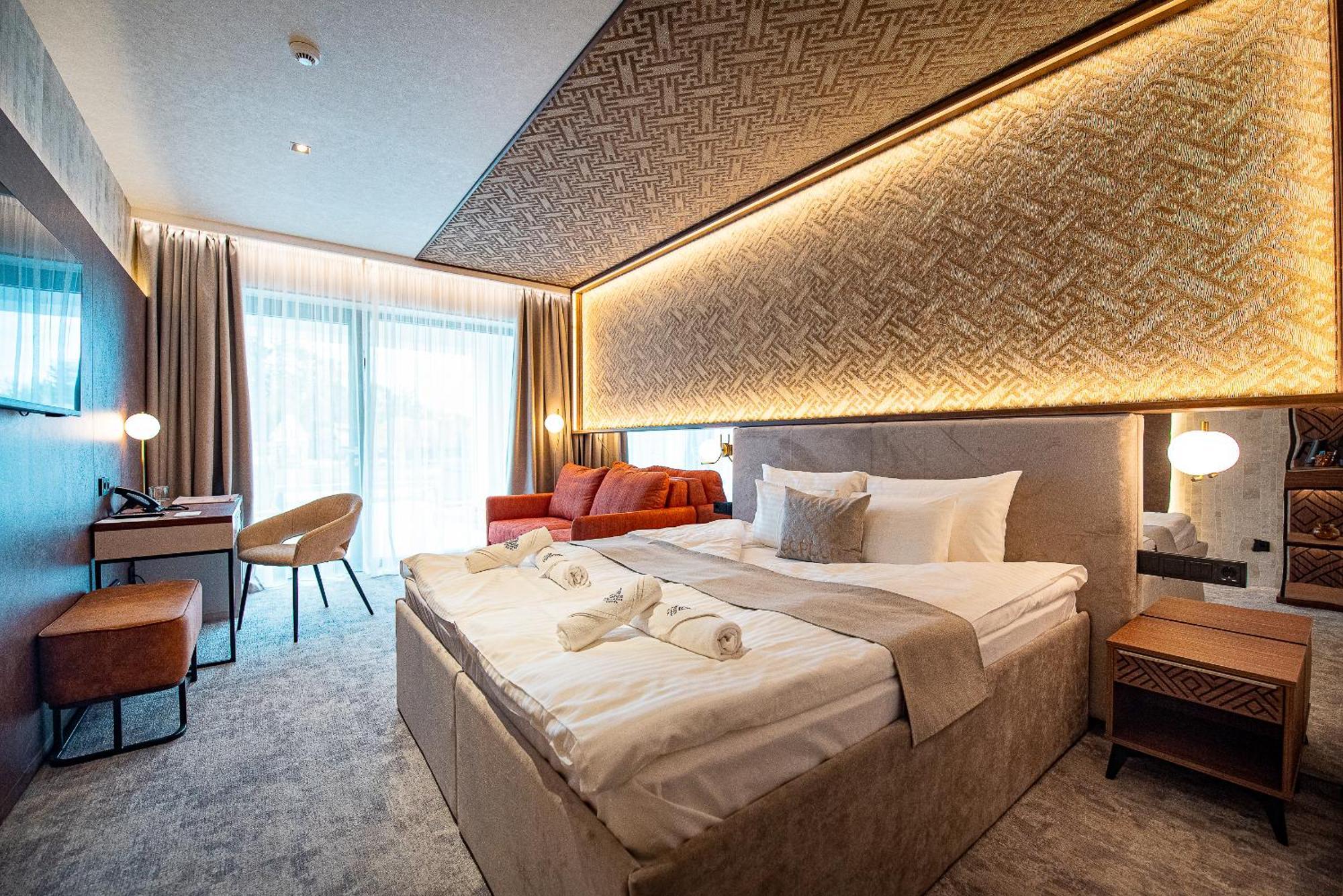 Bordur Wellness Hotel Superior Es Szonyegmuzeum Békésszentandrás Εξωτερικό φωτογραφία