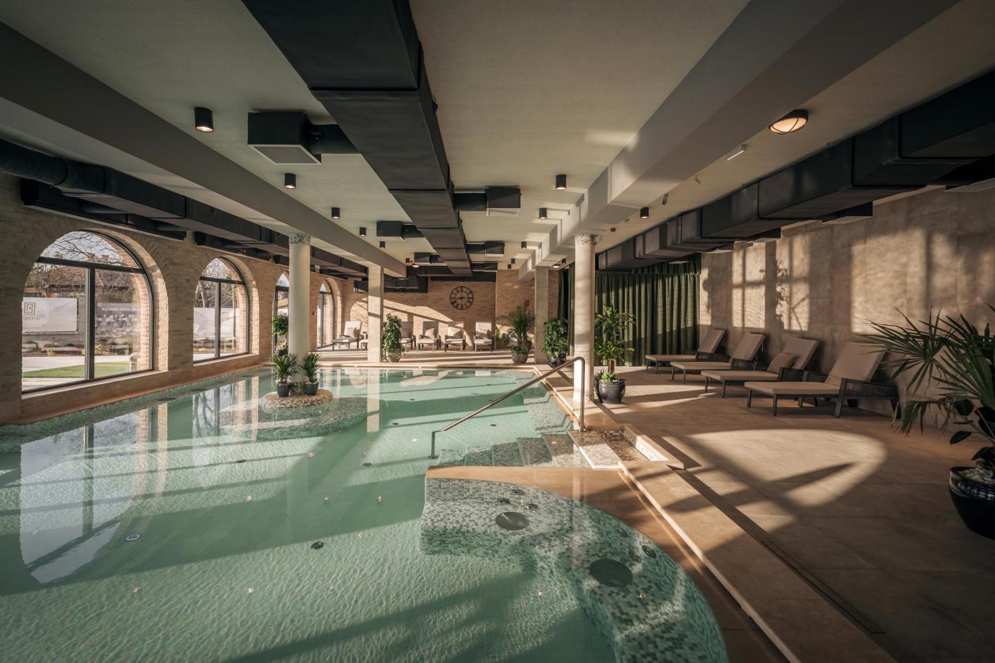 Bordur Wellness Hotel Superior Es Szonyegmuzeum Békésszentandrás Εξωτερικό φωτογραφία