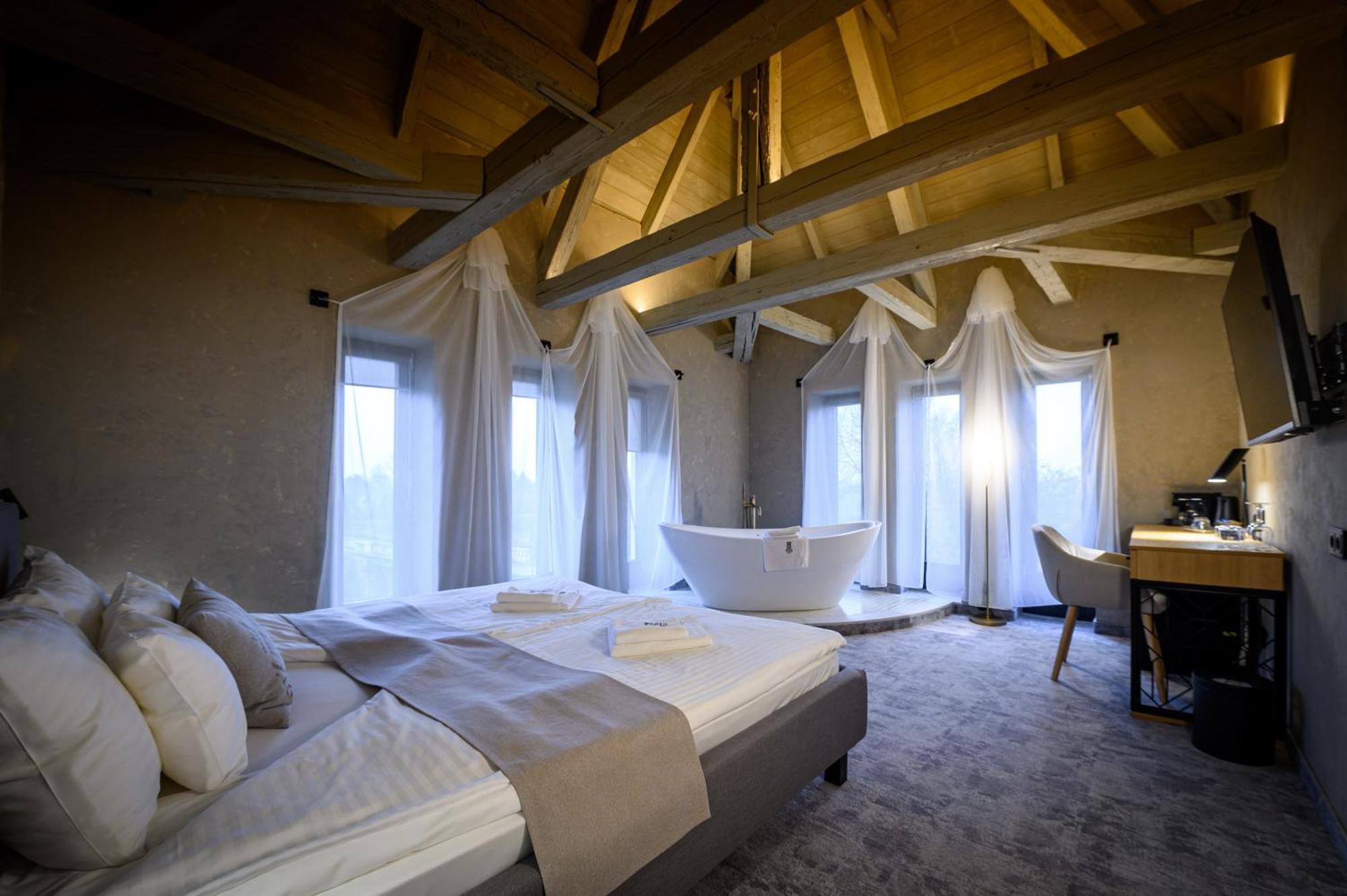 Bordur Wellness Hotel Superior Es Szonyegmuzeum Békésszentandrás Εξωτερικό φωτογραφία