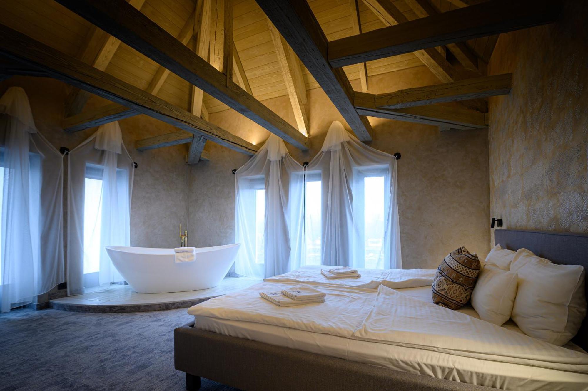 Bordur Wellness Hotel Superior Es Szonyegmuzeum Békésszentandrás Εξωτερικό φωτογραφία