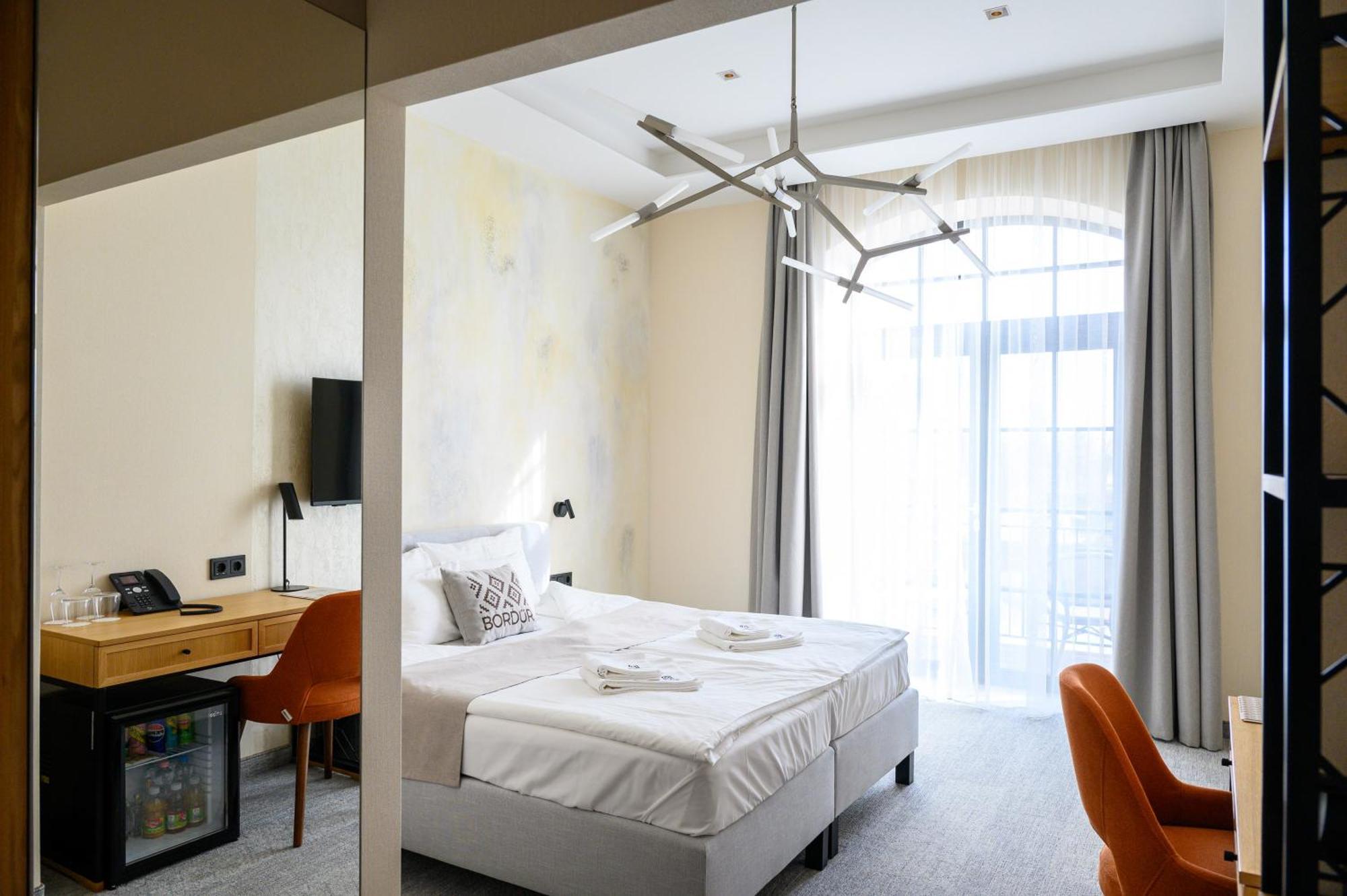 Bordur Wellness Hotel Superior Es Szonyegmuzeum Békésszentandrás Δωμάτιο φωτογραφία
