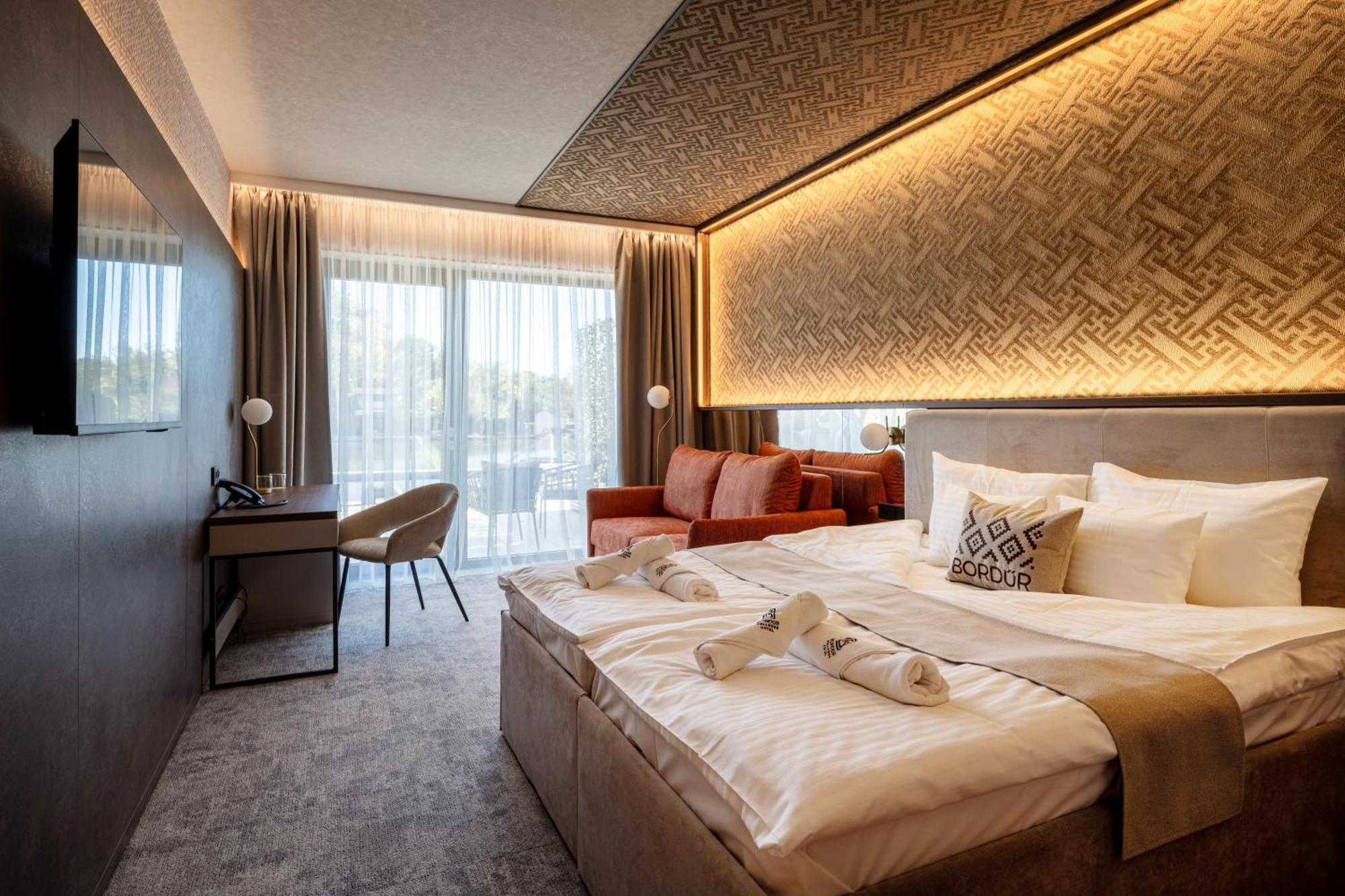Bordur Wellness Hotel Superior Es Szonyegmuzeum Békésszentandrás Εξωτερικό φωτογραφία