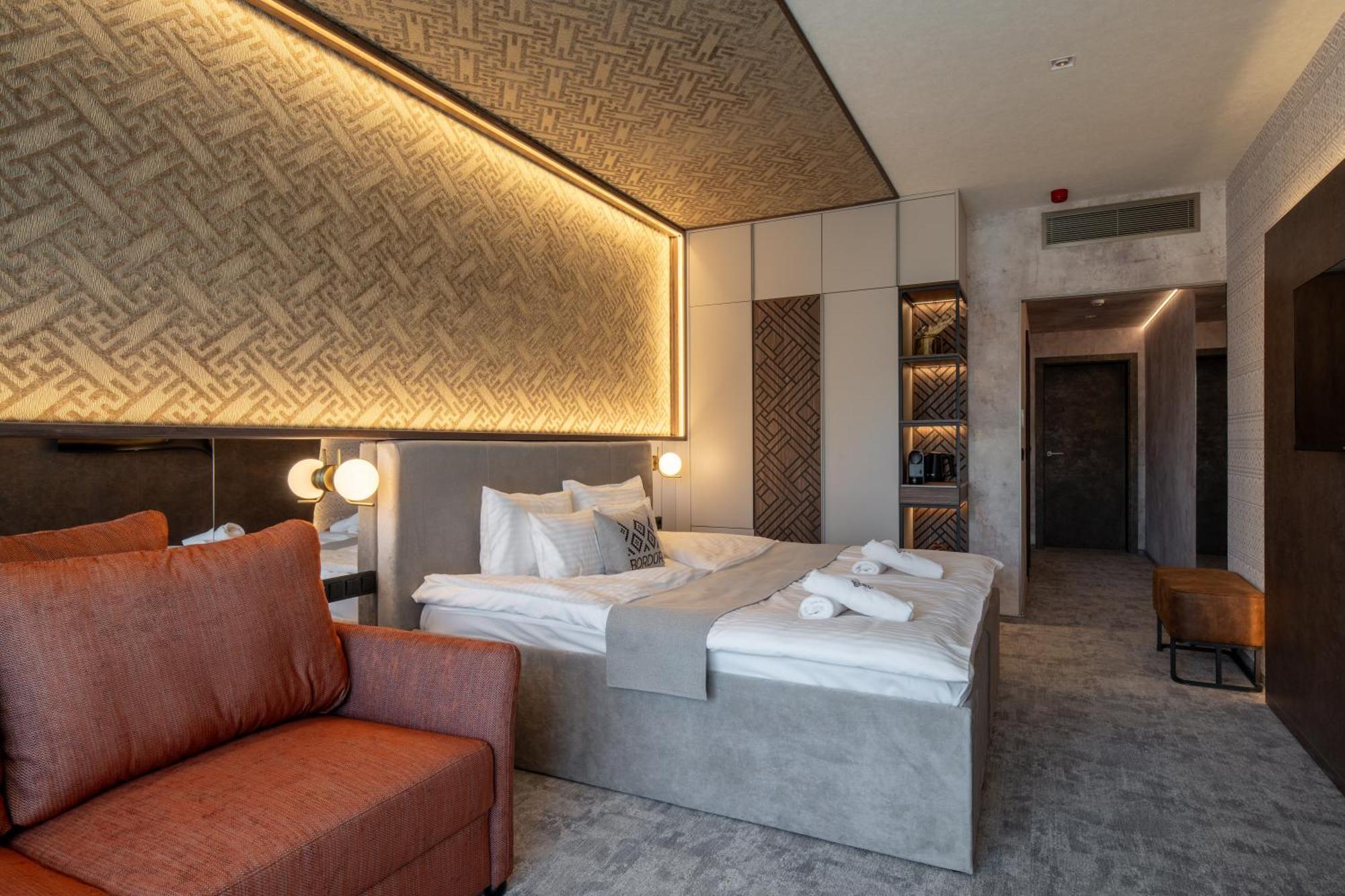 Bordur Wellness Hotel Superior Es Szonyegmuzeum Békésszentandrás Εξωτερικό φωτογραφία